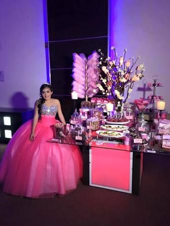 Mesa de postres para xv años sencillos