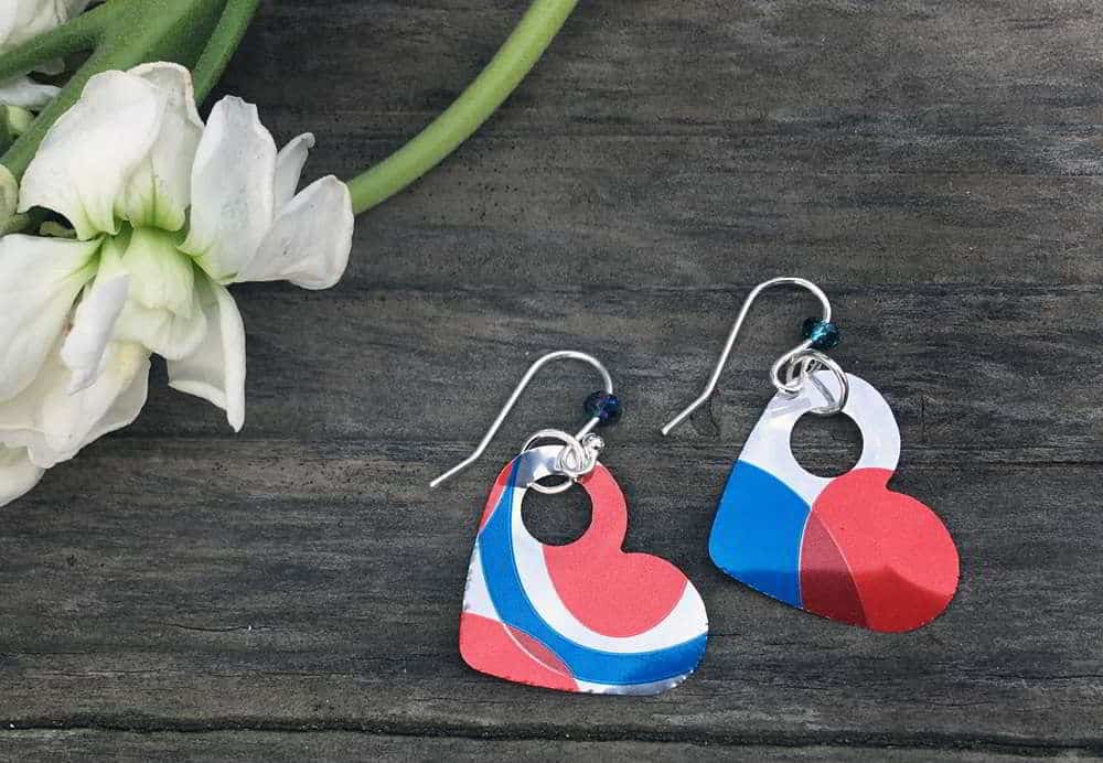 pendientes con materiales reciclados