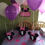 Centros de mesa de minnie mouse con globos