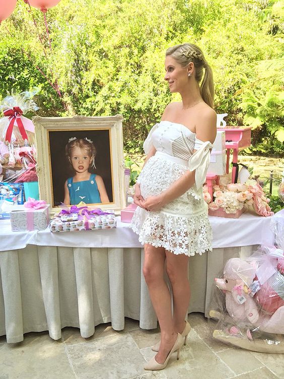 Vestidos de baby shower de famosas